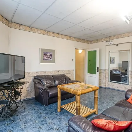 Daire Sunny 1 Bedroom In Centre Of