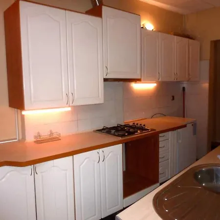 Sunny 1 Bedroom In Centre Of Daire